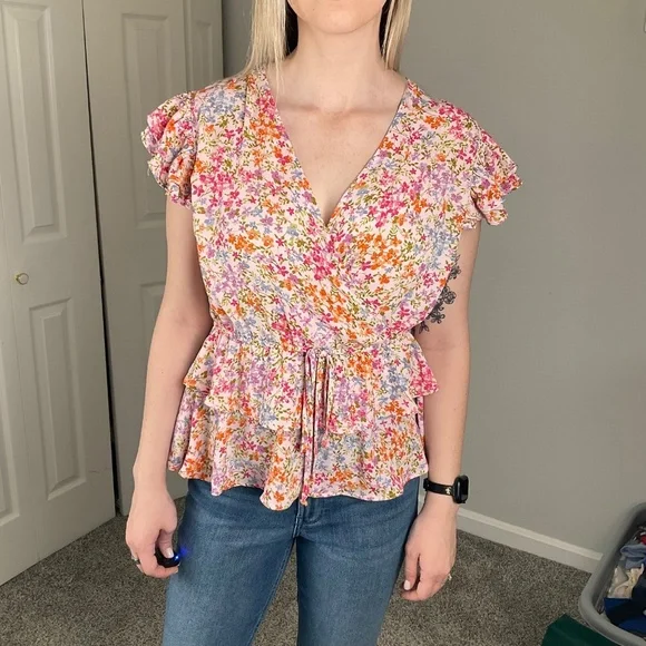 Floral Short Sleeve Blouse NWT - Picture 1 of 3